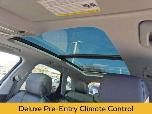 Mythos Black Metallic 2024 Audi Q5 e 55 S line Premium Plus