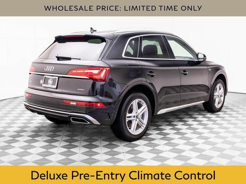 Mythos Black Metallic 2024 Audi Q5 e 55 S line Premium Plus