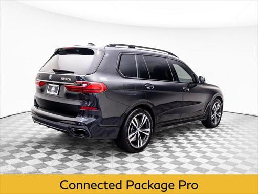 2022 BMW X7 M50i