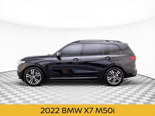 2022 BMW X7 M50i