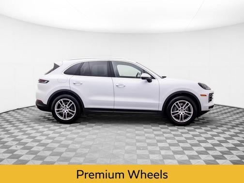 2024 Porsche Cayenne Base