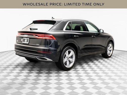 Mythos Black Metallic 2023 Audi Q8 55 Premium
