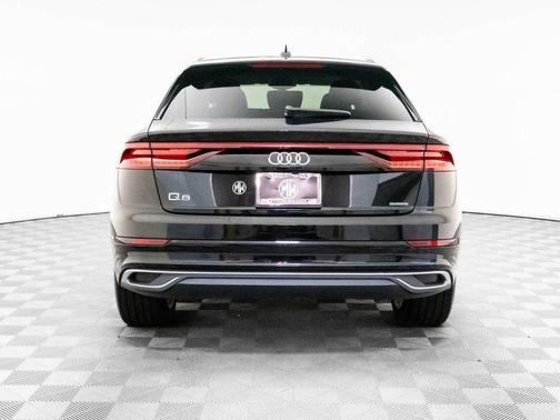 2023 Audi Q8 55 Premium