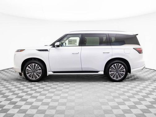 Radiant White 2026 INFINITI QX80 Luxe