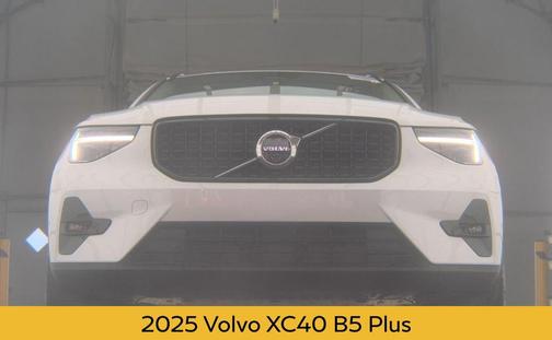 2025 Volvo XC40 B5 Plus Dark Theme