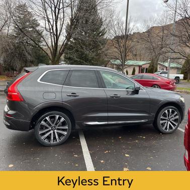 2023 Volvo XC60 Recharge Plug-In Hybrid T8 Ultimate Bright Theme