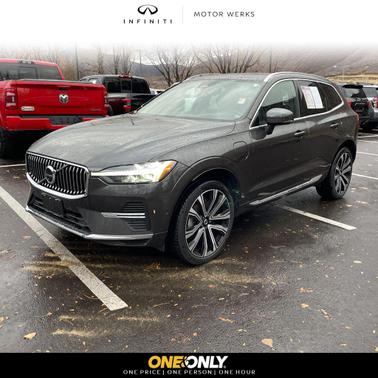 2023 Volvo XC60 Recharge Plug-In Hybrid T8 Ultimate Bright Theme
