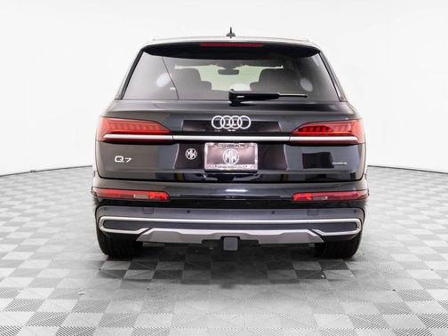 2023 Audi Q7 55 Premium