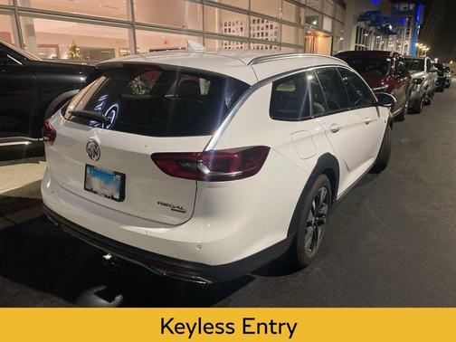 2019 Buick Regal TourX AWD Essence