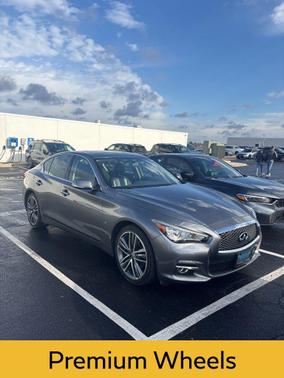2015 INFINITI Q50 Premium