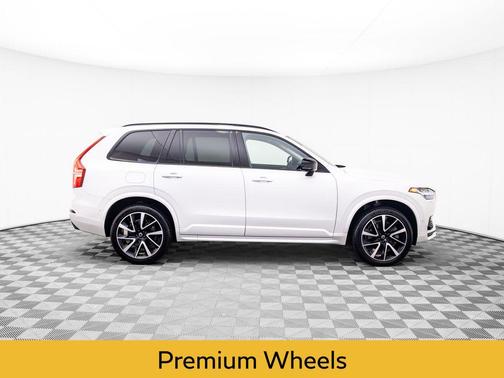 2023 Volvo XC90 Recharge Plug-In Hybrid T8 Plus Dark Theme 7-Seater