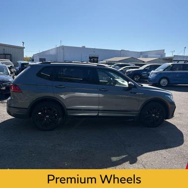 2022 Volkswagen Tiguan 2.0T SE R-Line Black 4MOTION