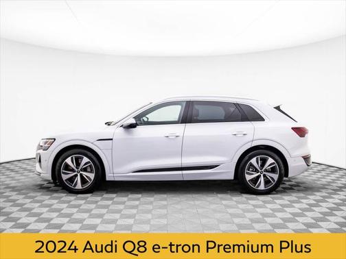 2024 Audi Q8 e-tron Premium Plus