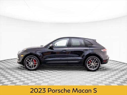 2023 Porsche Macan Base