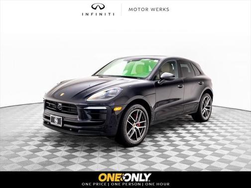 2023 Porsche Macan Base