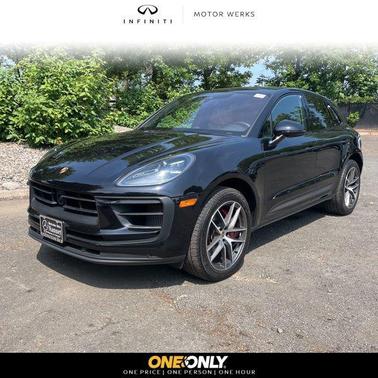 2023 Porsche Macan Base