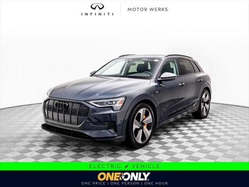 2022 Audi e-tron Premium Plus