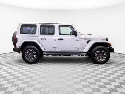 Silver Zynith Clearcoat 2024 Jeep Wrangler 4-Door Sahara 4x4
