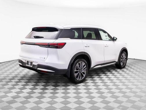 Radiant White 2026 INFINITI QX60 LUXE AWD