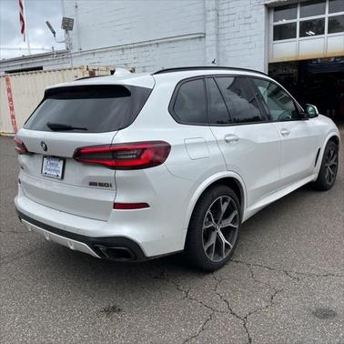 2021 BMW X5 M50i