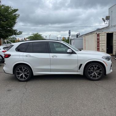 2021 BMW X5 M50i