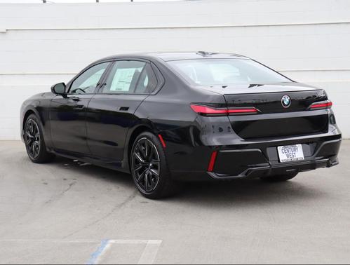 2026 BMW 740 i
