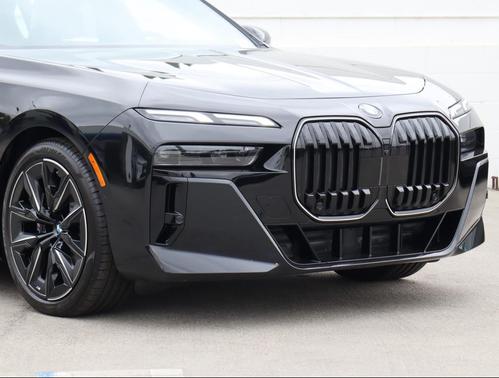 2026 BMW 740 i