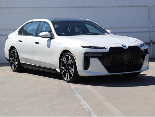 2026 BMW 750e i xDrive
