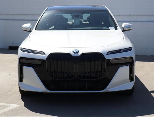 2026 BMW 750e i xDrive