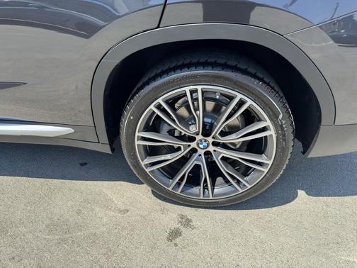 2025 BMW X4 xDrive30i