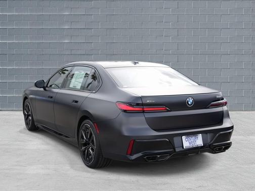 2026 BMW 760 xDrive