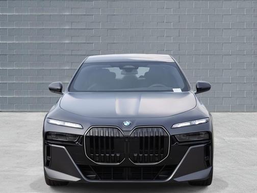 2026 BMW 760 xDrive