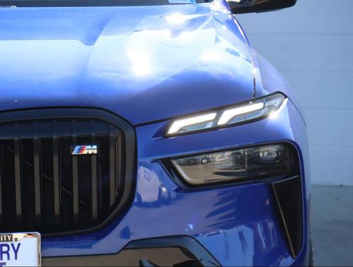 2025 BMW X7 M60i