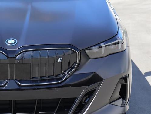 2025 BMW i5 xDrive40