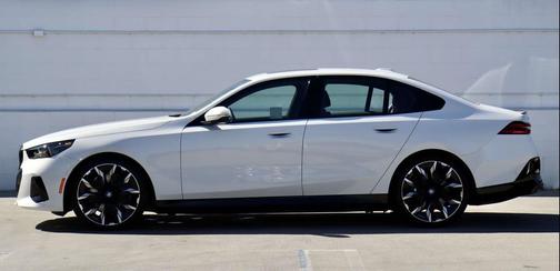 2025 BMW i5 xDrive40