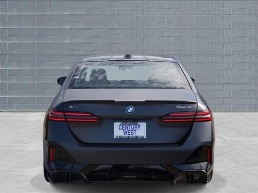 2026 BMW 550e xDrive