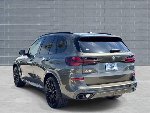 Manhattan Green Metallic 2026 BMW X5 sDrive40i