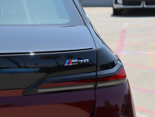 2024 BMW i7 M70