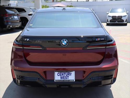 2024 BMW i7 M70