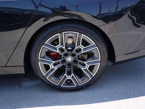 Black Sapphire Metallic 2027 BMW i5 eDrive40