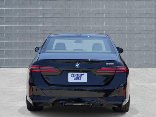 Black Sapphire Metallic 2027 BMW 530 i