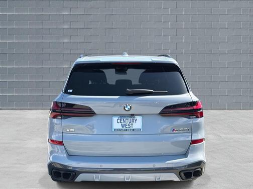 2025 BMW X5 M60i