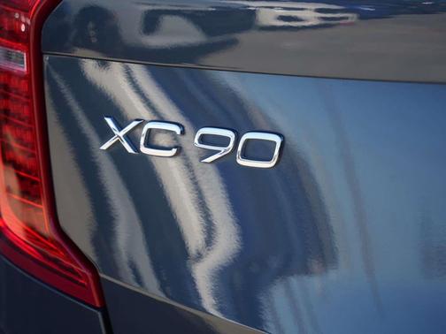 2023 Volvo XC90 B6 Ultimate 7-Seater