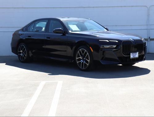 2025 BMW 740 i