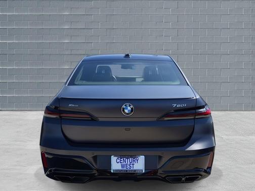 2023 BMW 760 i xDrive