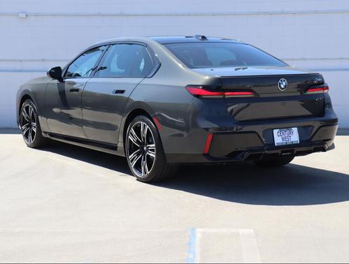 2023 BMW 740 i