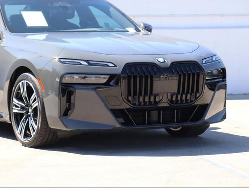 2023 BMW 740 i