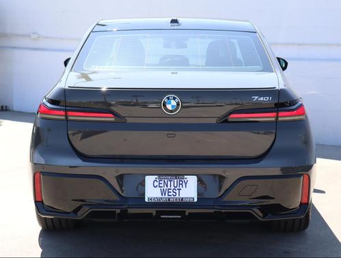 2023 BMW 740 i