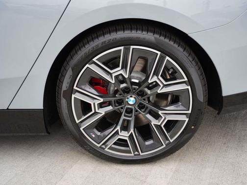 Brooklyn Grey Metallic 2026 BMW i5 M60