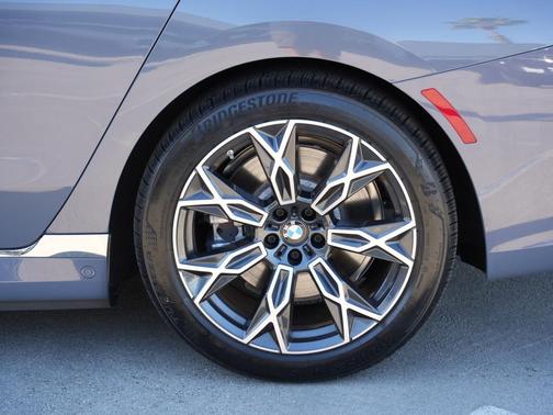 2025 BMW i7 xDrive60